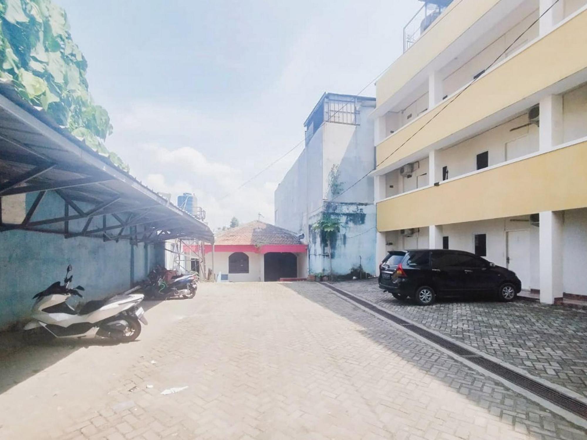 Reddoorz At Jalan Diponegoro Bandar Lampung Hotel Exterior photo